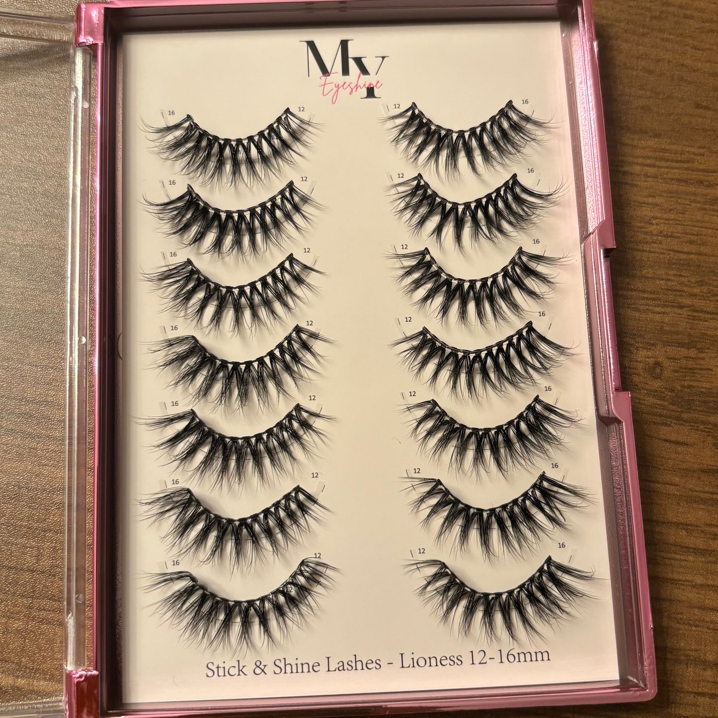 Stick & shine self adhesive under lashes