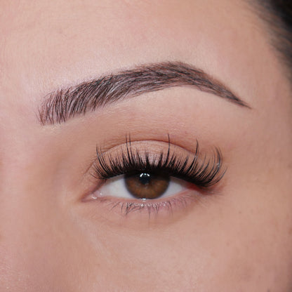 Stick & shine self adhesive under lashes