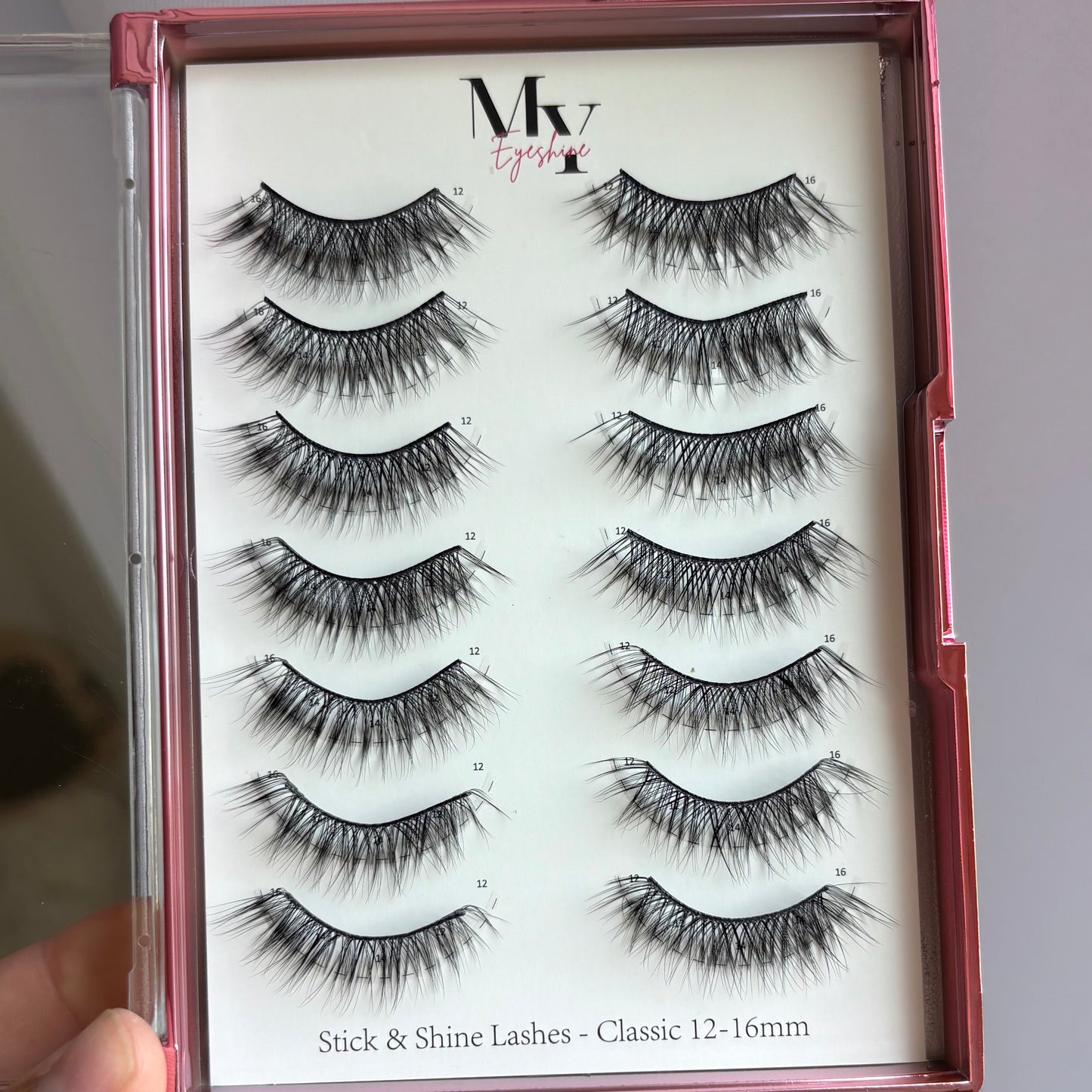 Stick & shine self adhesive lashes